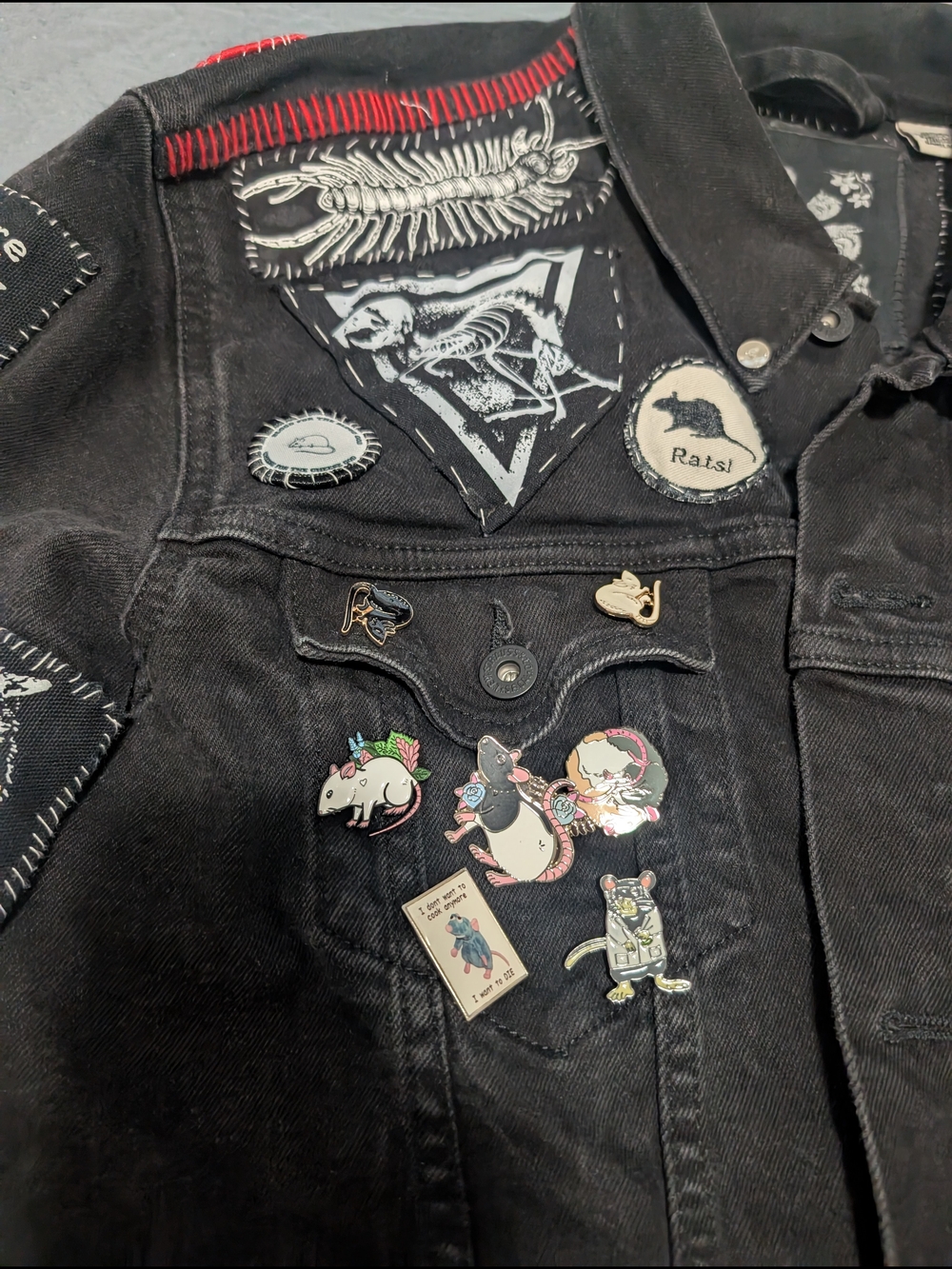 Punk Rat-Themed Battle Jacket. Levis Brand. - Picture 6 of 7